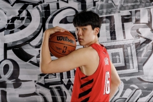 媒體人：6犯離場憋屈 瀚森就是要一直和自己較勁兒 小孩哥太逗了