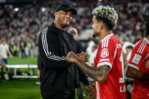 納帥稱贊孔帕尼：他保護球隊并給予信心 我們討論了國腳休息問題