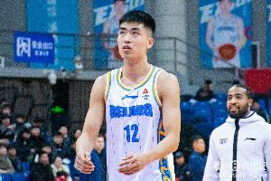 北京男籃官博：祝范依銘生日快樂?? 新歲進(jìn)階 不負(fù)韶華！