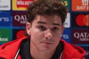 英語沒還給老師！賽前發(fā)布會記者英語提問，小蜘蛛笑著表示聽懂了