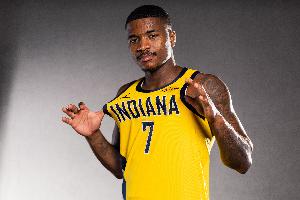 被攔截逮捕！卡萊爾：卡姆-瓊斯只得了張超速罰單 他急著去訓練