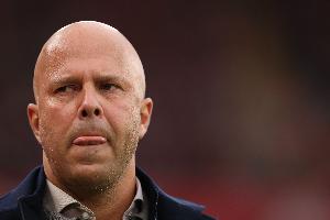 狀況不斷??利物浦前往客場航班延誤，球隊滯留4小時+發(fā)布會取消