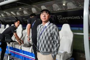 泰國(guó)隊(duì)主帥候選名單出爐：申臺(tái)龍、樸恒緒在列