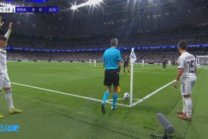 差一點(diǎn)，瓊阿梅尼禁區(qū)內(nèi)射門被卡盧盧擋出