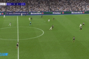 錯(cuò)失良機(jī)！維尼修斯做球，姆巴佩半單刀射門被撲