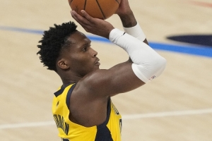 手感不佳！馬瑟林上半場6中2得到9分6板1助 還有3失誤3犯規(guī)