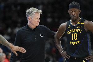 科爾感謝2位助教諫言：收官陣容身形、尺寸及防守表現(xiàn) 真是太棒了