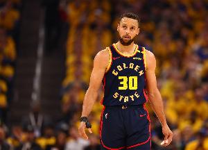 庫里：賽季剛開始&還什么都沒達(dá)成 但我們正在建立一種贏球的心態(tài)