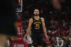 追夢談庫里表現(xiàn)：只要需要上演好戲的場合 他就一定會(huì)做到