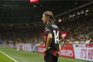 莫德里奇：本來(lái)上半場(chǎng)就該鎖定勝局，我們很生氣，因?yàn)閬G了兩分