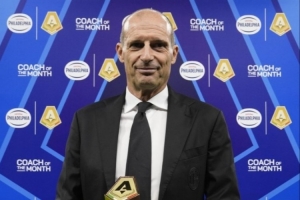 九月聯(lián)賽三連勝！阿萊格里領(lǐng)取意甲九月最佳教練獎(jiǎng)杯