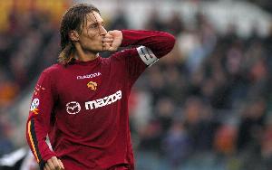 托蒂：我和斯帕萊蒂的事情該放下了，若他去尤文會是偉大的簽約