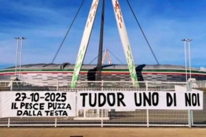 圖多爾遭解雇！尤文部分球迷掛橫幅抗議：圖多爾是我們中的一員