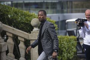 埃弗拉：我在莫耶斯時(shí)期曾覺(jué)得自己踢得像屎 這一代球員感覺(jué)很軟