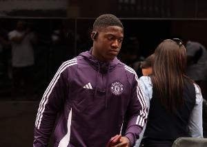 羅馬諾：曼聯(lián)堅持要留住梅努和齊爾克澤，西漢姆想租借二人半年