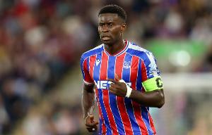 猜猜聊的啥？今夏都曾接近離隊，格伊和喬-戈麥斯在賽后熱烈交談