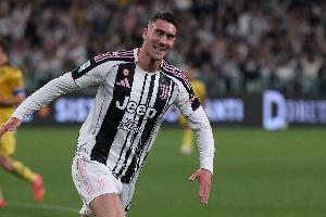 弗拉霍維奇尤文生涯前20場歐冠打進(jìn)9球，近20年僅少于C羅、伊瓜因