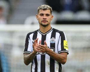 吉馬良斯：丹-伯恩的進(jìn)球太精彩了，我第一反應(yīng)本以為他要傳球