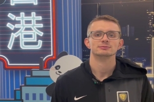 歡迎回歸！上賽季FMVP厄特爾回到香港 備戰(zhàn)CBA俱樂(lè)部杯&新賽季NBL