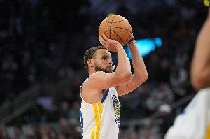 追夢：庫里加入前沒人穿安德瑪 他做出了承諾并用忠誠堅持了13年