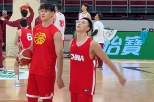 中國男籃世預(yù)賽對陣韓國前公開訓(xùn)練 胡明軒曾凡博比外線三分