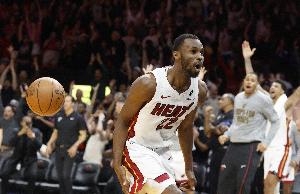 維金斯：我們的防守是團隊協(xié)作的成果 每個人都在相互支持隊友