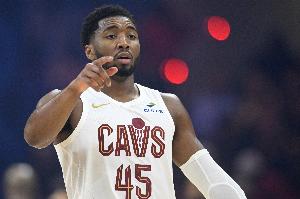 阿特金森：米切爾只是表現(xiàn)得不錯 但我們需要他每天都成為超人