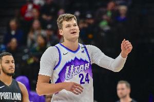 本賽季僅打5場便報銷！鹽湖城媒體：步行者有意爵士中鋒凱斯勒