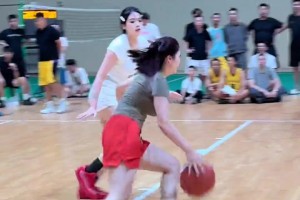 本來以為粉衣服的三分夠準(zhǔn)了，沒想到紅褲子的突破更犀利??