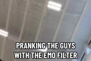 安東尼最搞笑！當(dāng)年巴西眾將挑戰(zhàn)35米高空停球：只有內(nèi)馬爾成功！