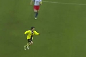 笑納大禮！足壇名場面：羅西基最后時刻面對空門提前慶祝！