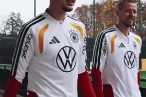 氛圍不錯(cuò)?。〉聡?guó)隊(duì)的訓(xùn)練日常！你的關(guān)注點(diǎn)是誰(shuí)？