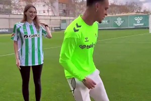 女網(wǎng)紅：對不起巴薩，安東尼會讓你見識什么叫真正的足球??